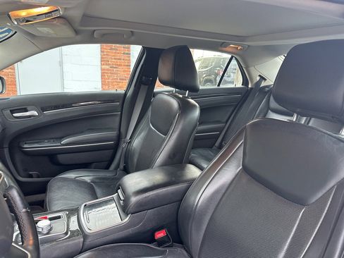 Used 2016 Chrysler 300 C image 20