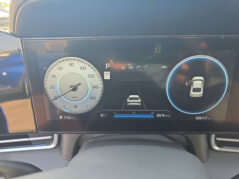 Used 2025 Hyundai Elantra SEL FWD image 14
