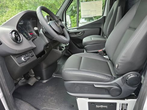 New 2025 Mercedes-Benz Sprinter 2500 image 17