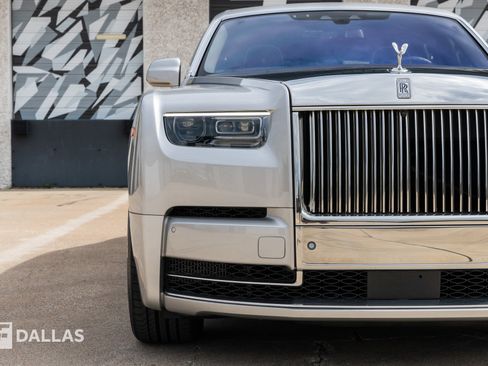 Used 2023 Rolls-Royce Phantom Sedan w/ The Phantom Package image 5