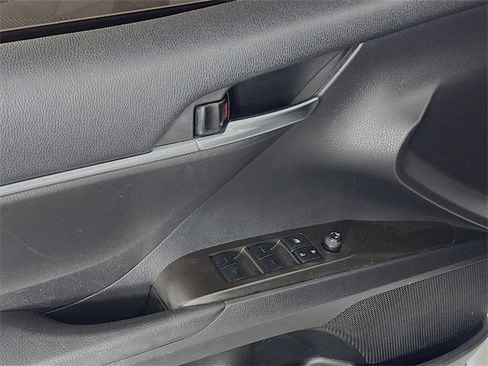 Used 2023 Toyota Camry SE image 18