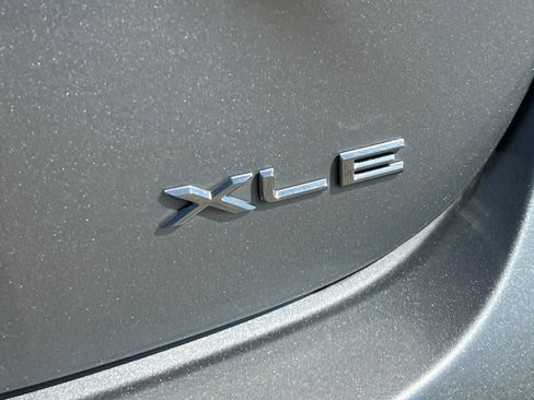 Used 2015 Toyota Avalon XLE FWD image 13