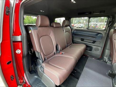 New 2025 Volkswagen ID. Buzz Pro S image 24