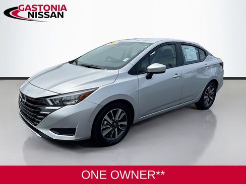 Used 2025 Nissan Versa SV FWD image 3