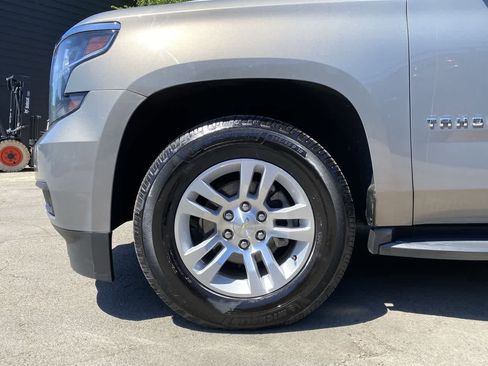 Used 2017 Chevrolet Tahoe LT w/ Luxury Package AWD/4WD image 11
