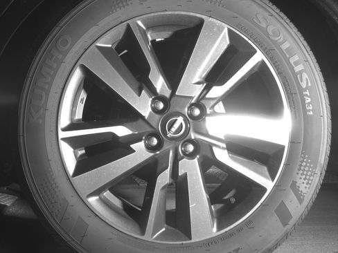 Used 2025 Nissan Versa SV image 14