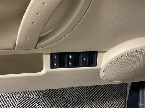 Used 2008 Volkswagen Beetle SE image 11