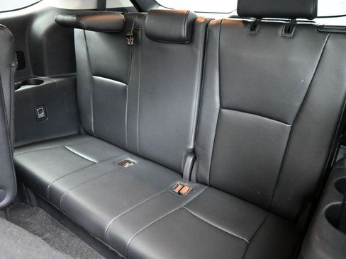Used 2025 Toyota Highlander XLE AWD/4WD image 21