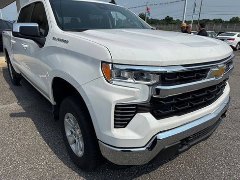 Used 2025 Chevrolet Silverado 1500 LT w/ Protection Package AWD/4WD image 3