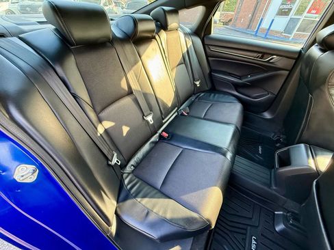 Used 2018 Honda Accord Sport image 10