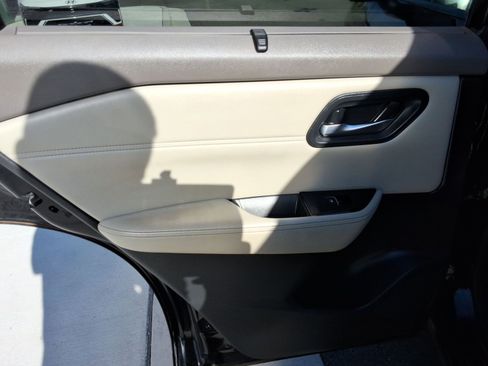 Used 2023 Nissan Rogue SL w/ SL Premium Package image 24