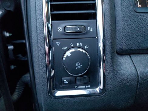 Used 2018 RAM 3500 Laramie image 31