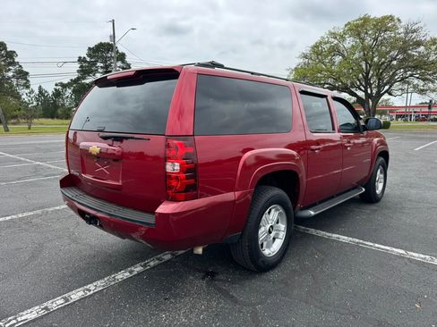 Used 2013 Chevrolet Suburban LT image 6