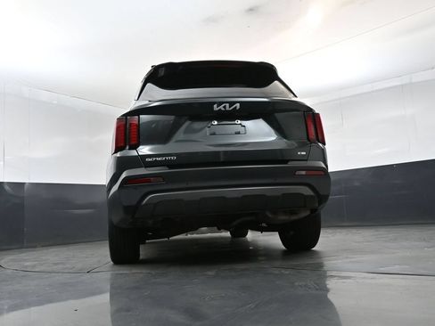 Certified 2023 Kia Sorento S w/ Panoramic Sunroof Package AWD/4WD image 22