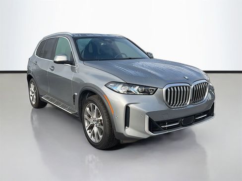 Used 2024 BMW X5 xDrive40i w/ Premium Package image 2