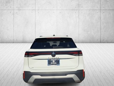New 2026 Volkswagen Tiguan SE image 7