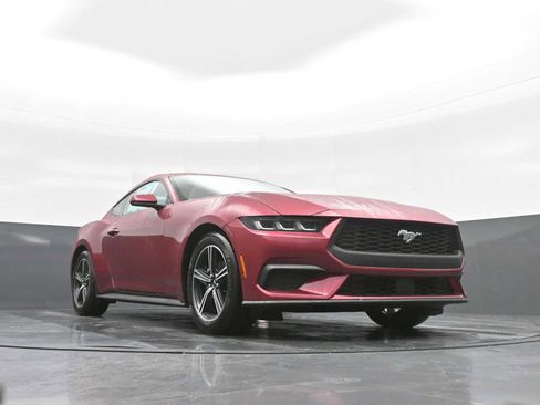 Used 2025 Ford Mustang Coupe image 28