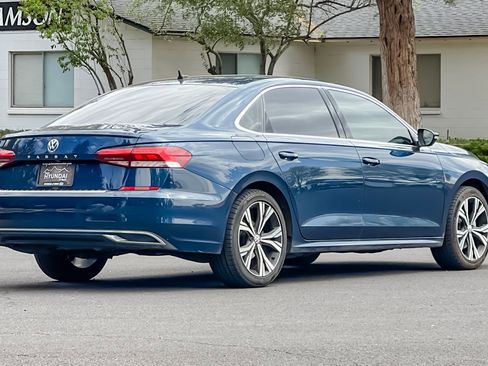 Used 2022 Volkswagen Passat 2.0T SE image 4