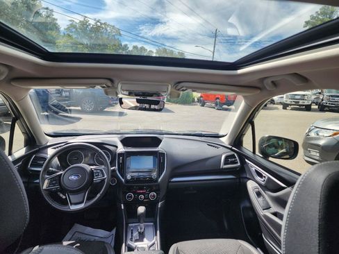 Used 2020 Subaru Forester Premium image 11