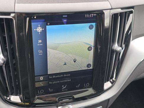 Used 2018 Volvo XC60 T6 Momentum w/ Advanced Package image 10