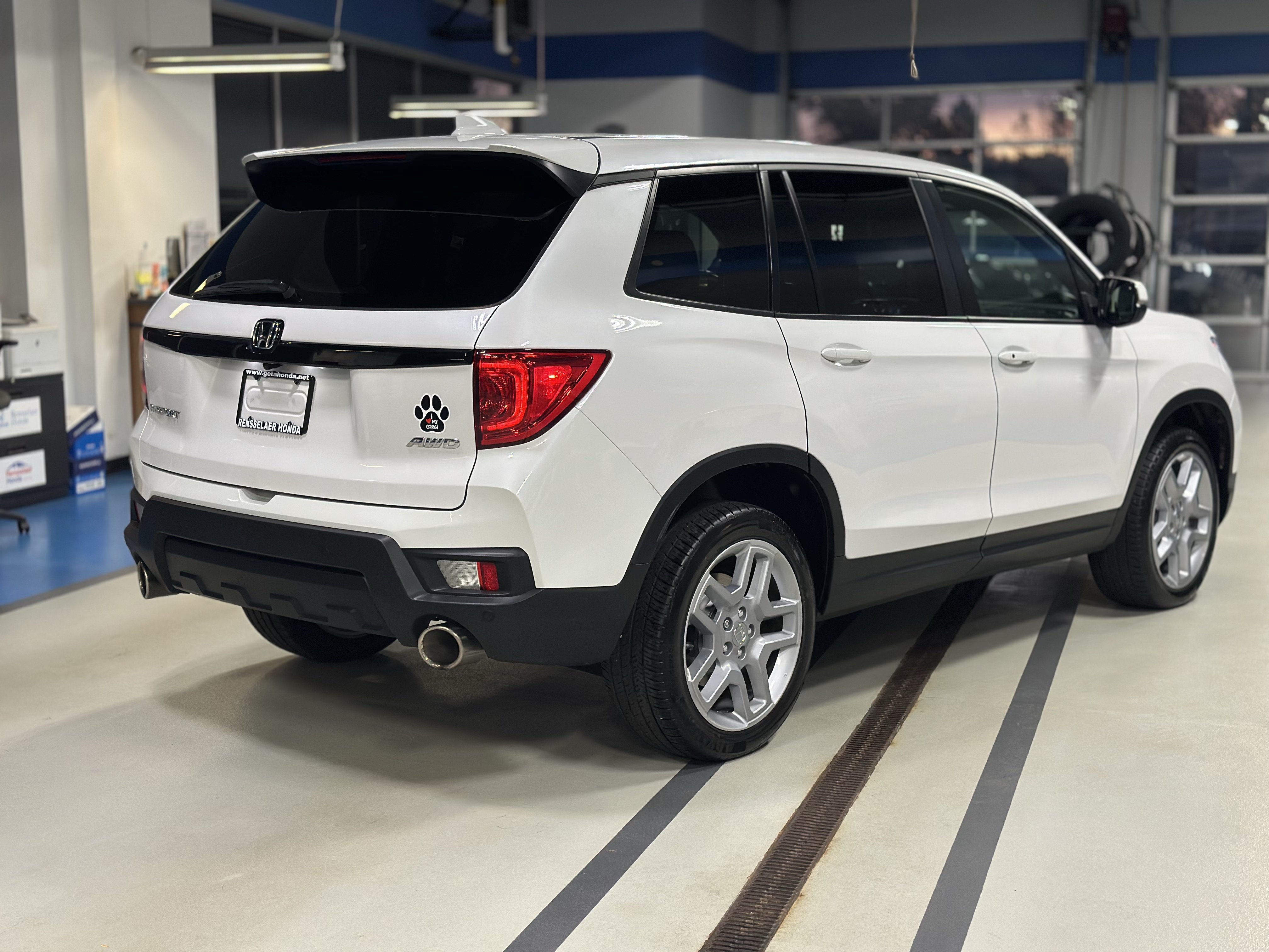 Used 2024 Honda Passport EX-L image 5