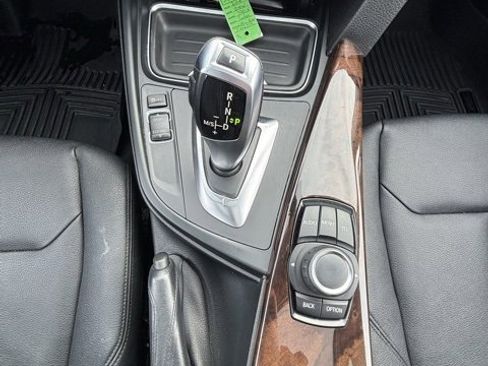 Used 2014 BMW 320i xDrive Sedan image 22