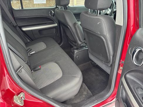 Used 2010 Chevrolet HHR LS image 9