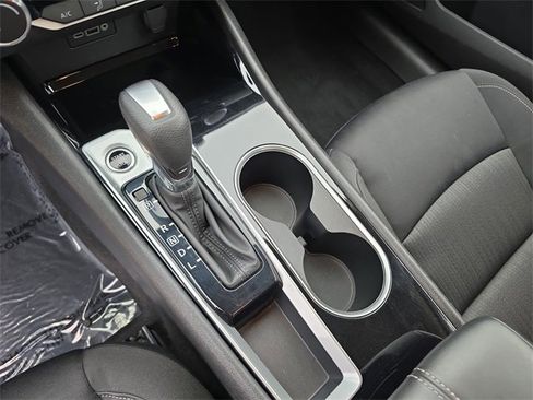 Used 2024 Nissan Altima 2.5 SV image 27