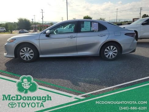 Used 2022 Toyota Camry LE FWD image 8