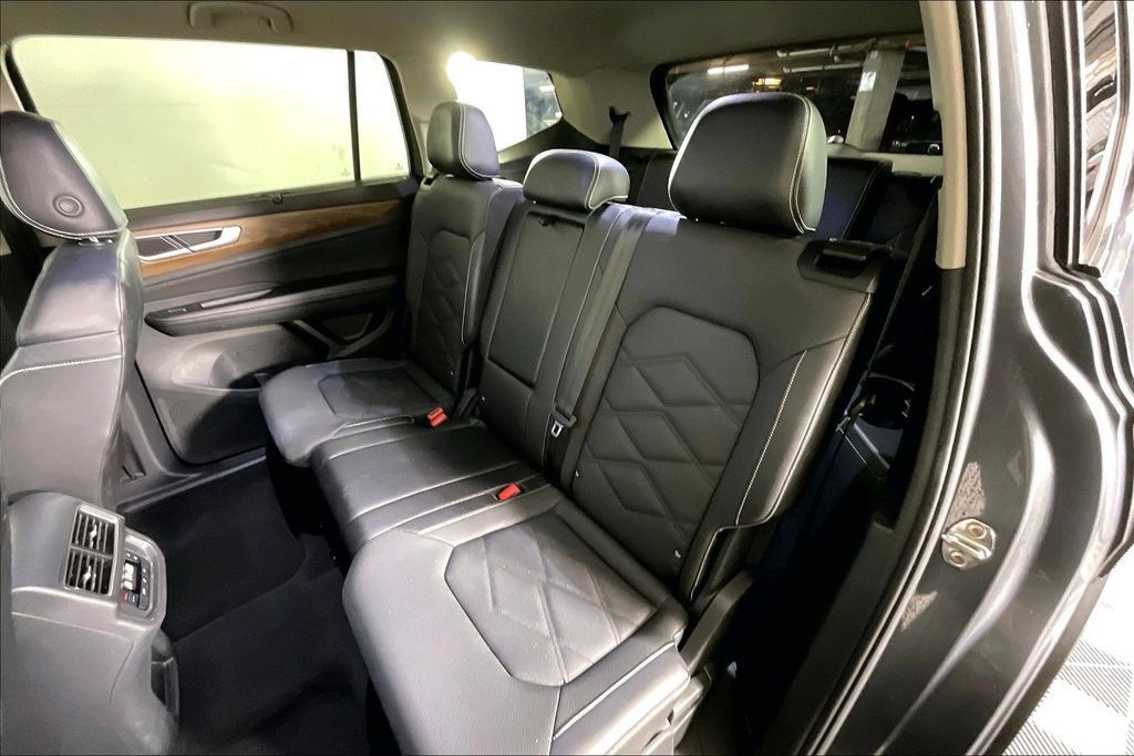 Used 2024 Volkswagen Atlas SE FWD image 25