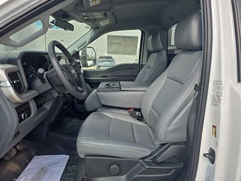 New 2025 Ford F450 XL image 4