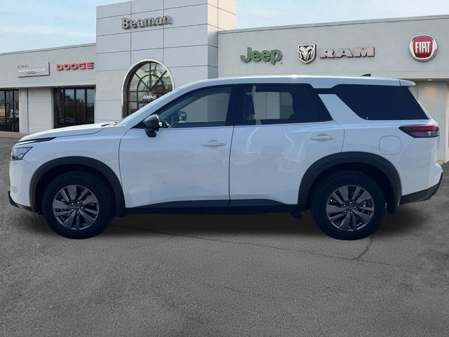 Used 2025 Nissan Pathfinder S FWD image 4