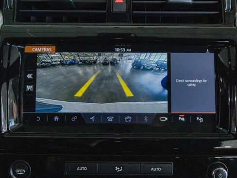 Used 2019 Land Rover Discovery HSE image 7