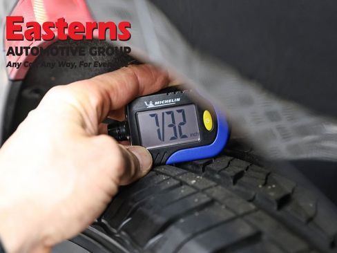 Used 2022 Chrysler Voyager LX image 31