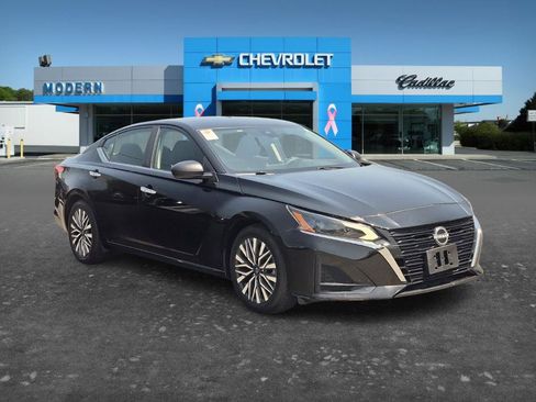 Used 2024 Nissan Altima 2.5 SV FWD image 7