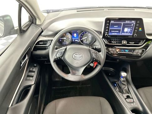 Used 2021 Toyota C-HR LE image 10