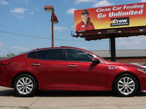 Used 2018 Kia Optima S w/ Panoramic Sunroof Package FWD image 8
