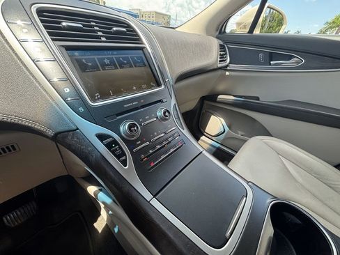 Used 2016 Lincoln MKX Select w/ Select Plus Package FWD image 12