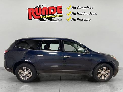 Used 2017 Chevrolet Traverse LT w/ Traveler's Package FWD image 7