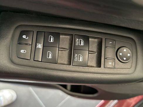 Used 2022 Jeep Grand Cherokee Laredo X image 11