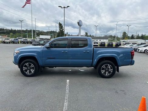 Used 2019 Toyota Tacoma TRD Sport w/ Technology Package AWD/4WD image 5