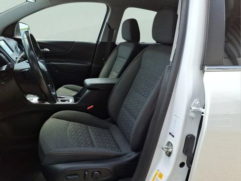 Used 2022 Chevrolet Equinox LT w/ Driver Convenience Package AWD/4WD image 12