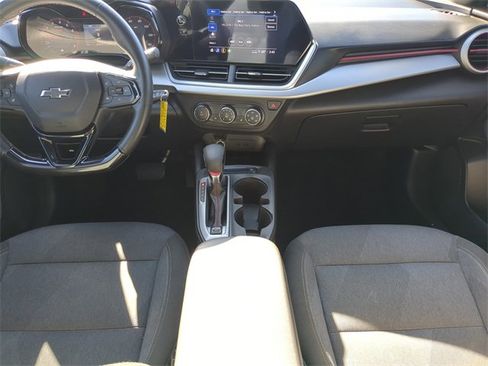 Used 2024 Chevrolet Trax RS w/ Driver Confidence Package image 17