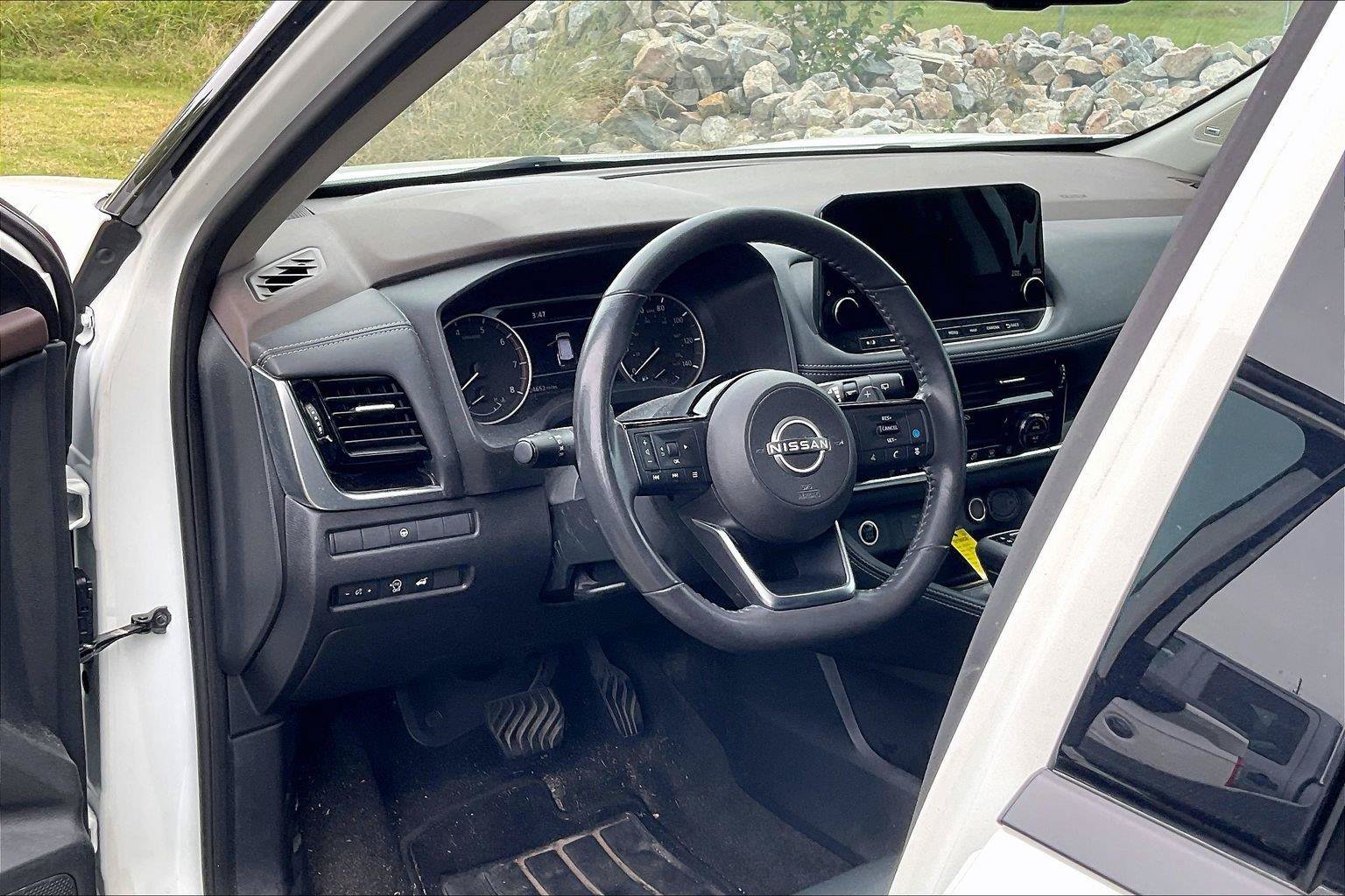 Certified 2023 Nissan Rogue SL w/ SL Premium Package FWD image 8
