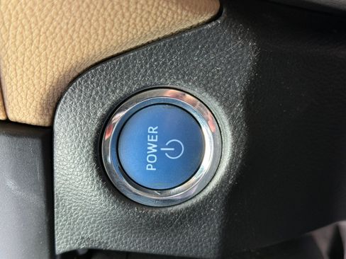 Used 2021 Toyota RAV4 XLE w/ Convenience Package AWD/4WD image 30