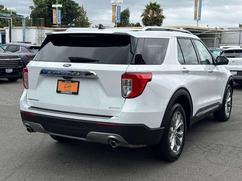 Used 2023 Ford Explorer Limited AWD/4WD image 3