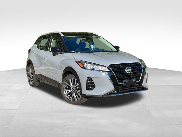 Certified 2023 Nissan Kicks SV FWD image 1