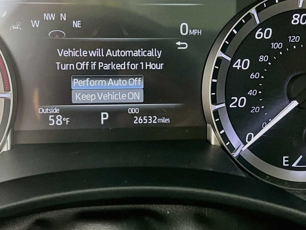 Used 2025 Toyota Highlander XLE AWD/4WD image 11