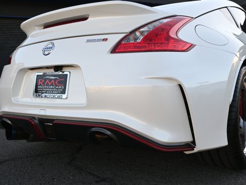 Used 2015 Nissan 370Z NISMO image 32