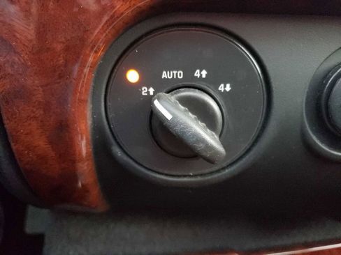 Used 2008 GMC Envoy Denali w/ Sun And 6-Disc Cd Package image 17